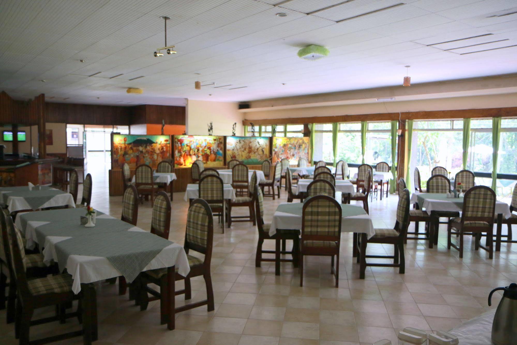 Equator Hotel Arusha Exterior photo