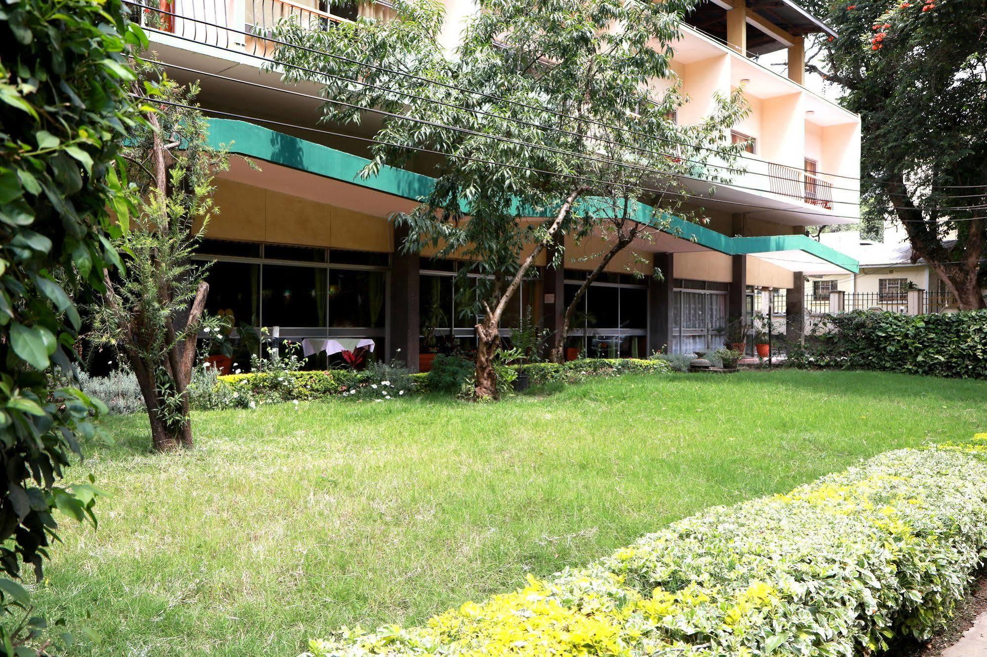 Equator Hotel Arusha Exterior photo