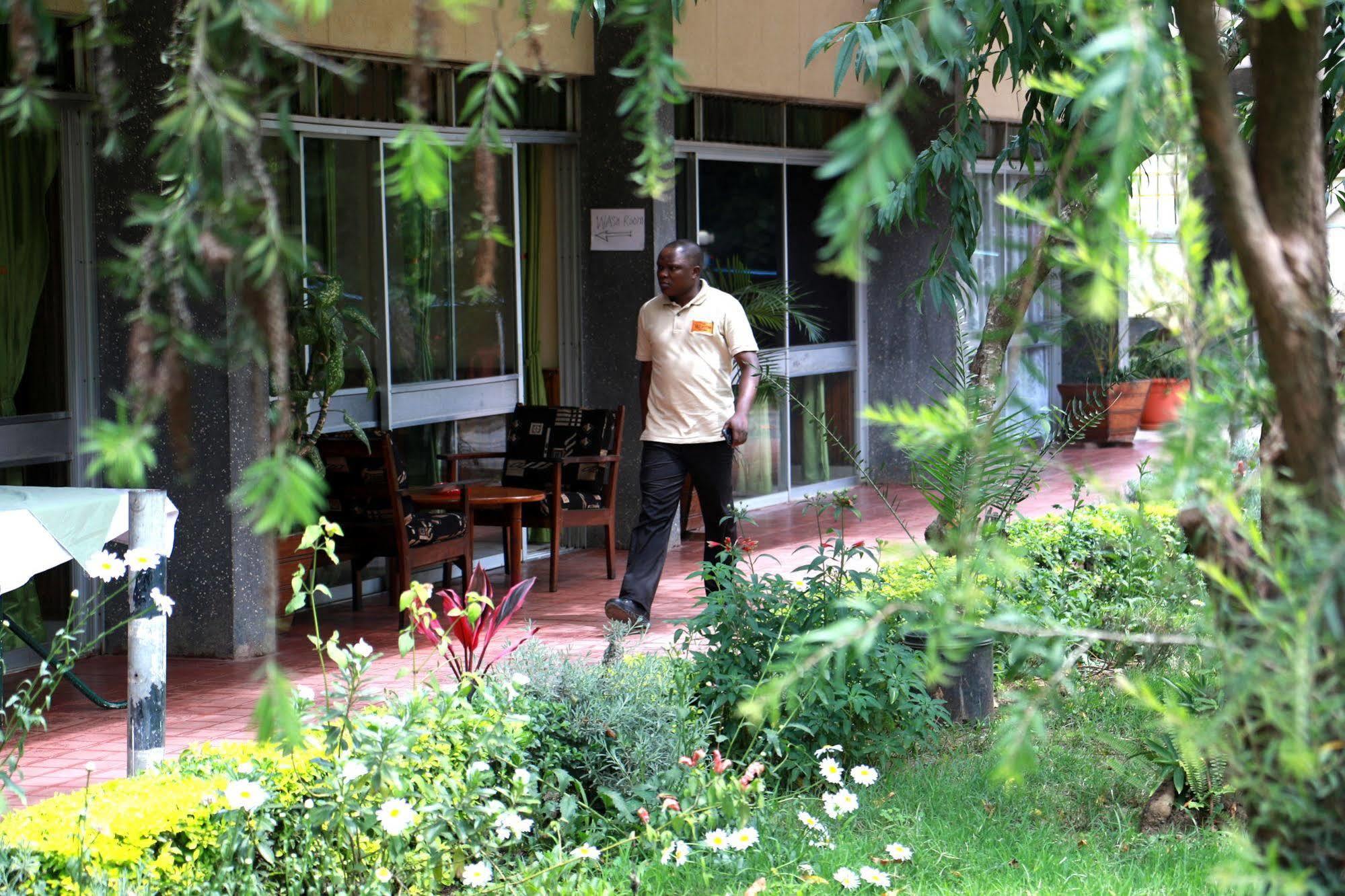 Equator Hotel Arusha Exterior photo